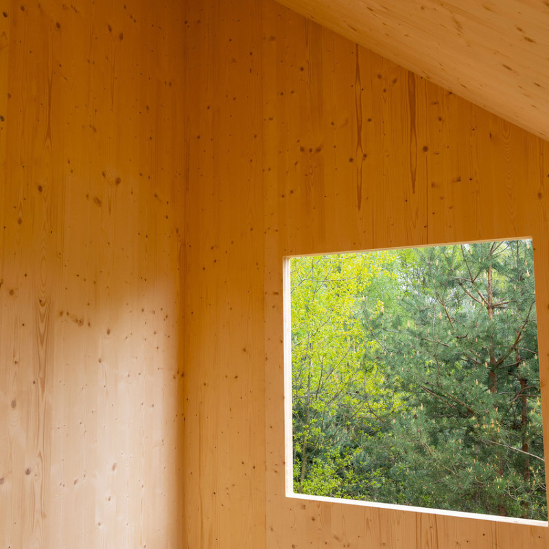 Domy modułowe z CLT – rewolucja w nowoczesnym budownictwie z drewna