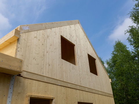 Dlaczego budowa gotowego domu modułowego z drewna jest szybsza niż tradycyjnego
